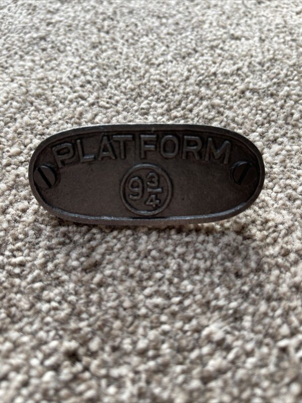 Adfix - Hogwarts Platform 9 3/4 Oval Plaque (H7)