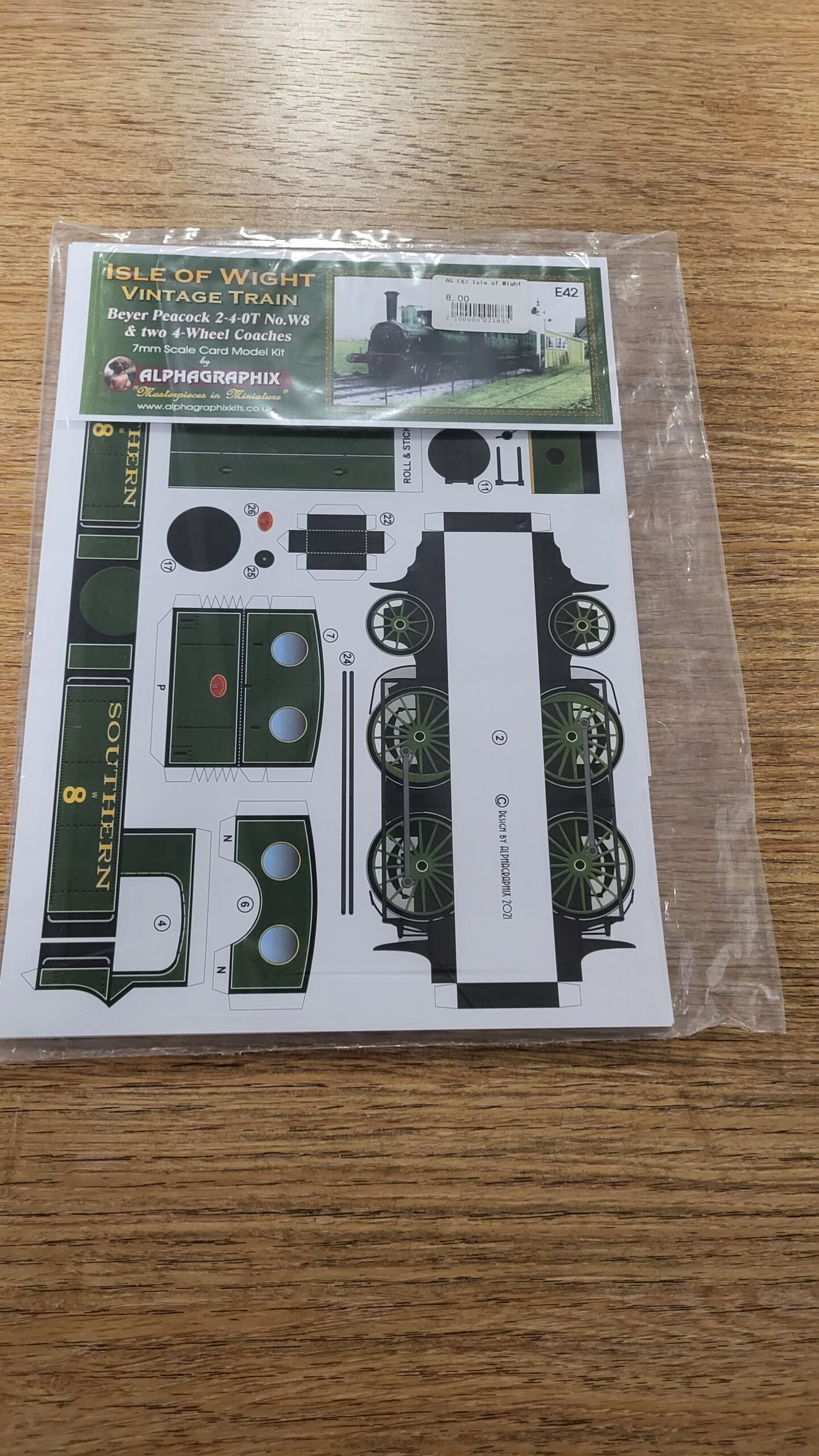 E42 Isle of Wight Vintage Train and Two 4 Wheel Coaches