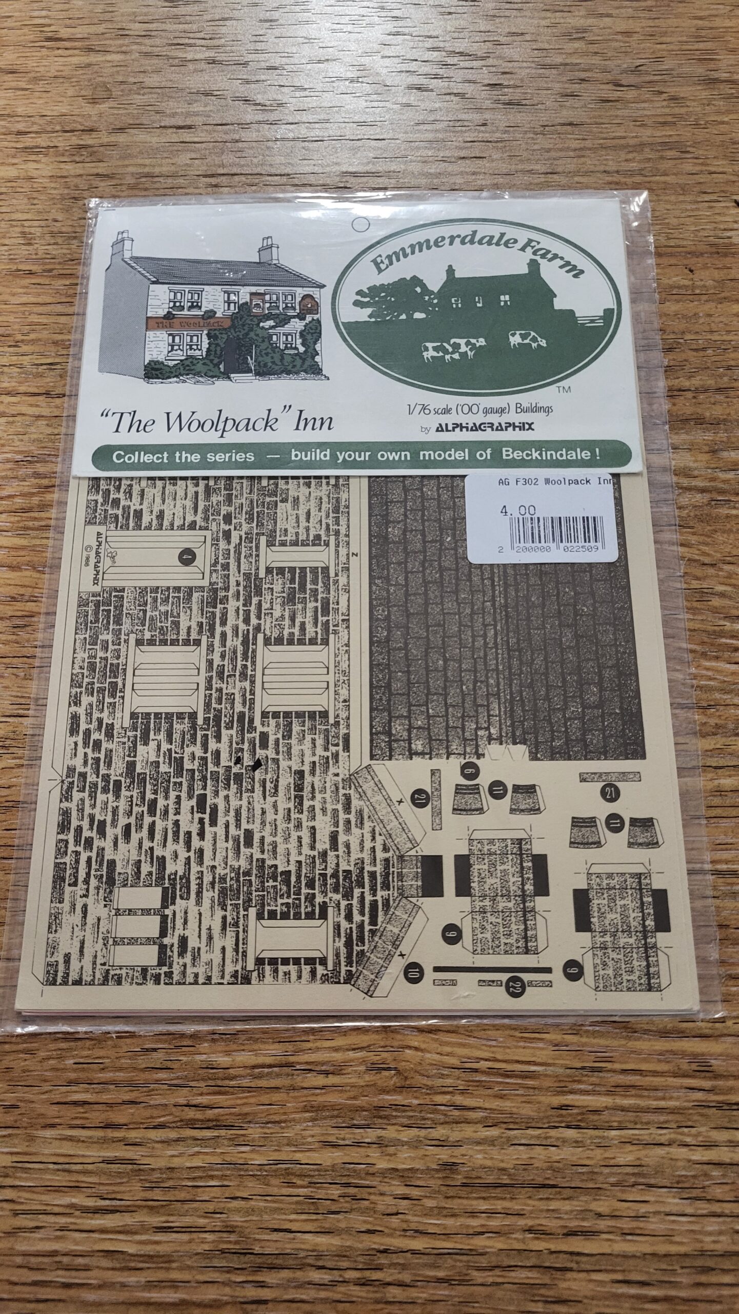 F302 Emmerdale Farm "The Woolpack Inn"