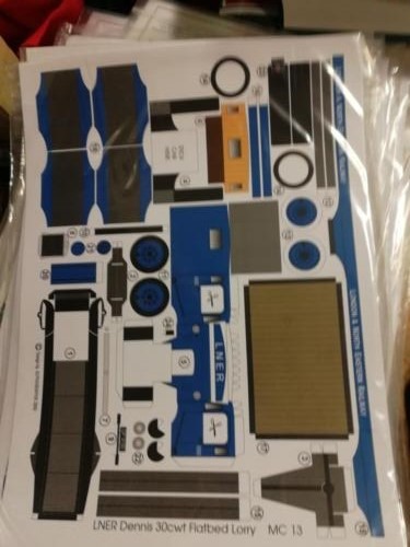 MC13 LNER Dennis Flatbed Lorry